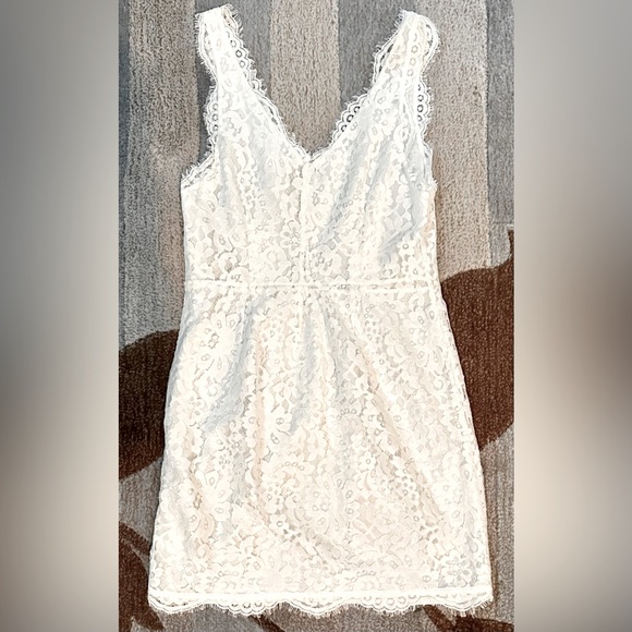 Joie Sleeveless Rori V-neck Mini Dress in White Lace w Scallop Eyelash Hem CL3 - Picture 7 of 8
